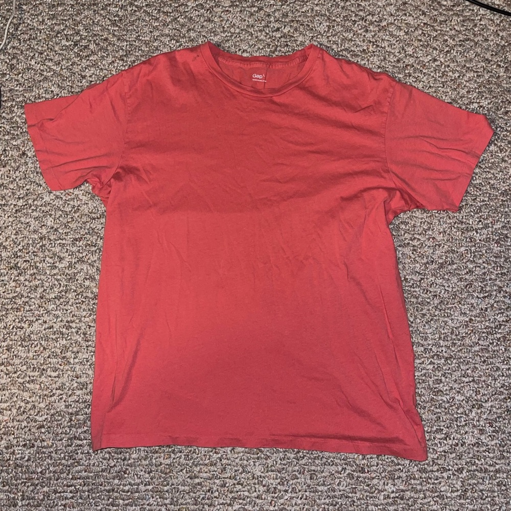 Men’s large Gap red/ salmon t shirt